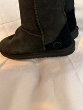 Fireside by Dearfoams Rosebery Black Genuine Shearling Suede Boots Size 8